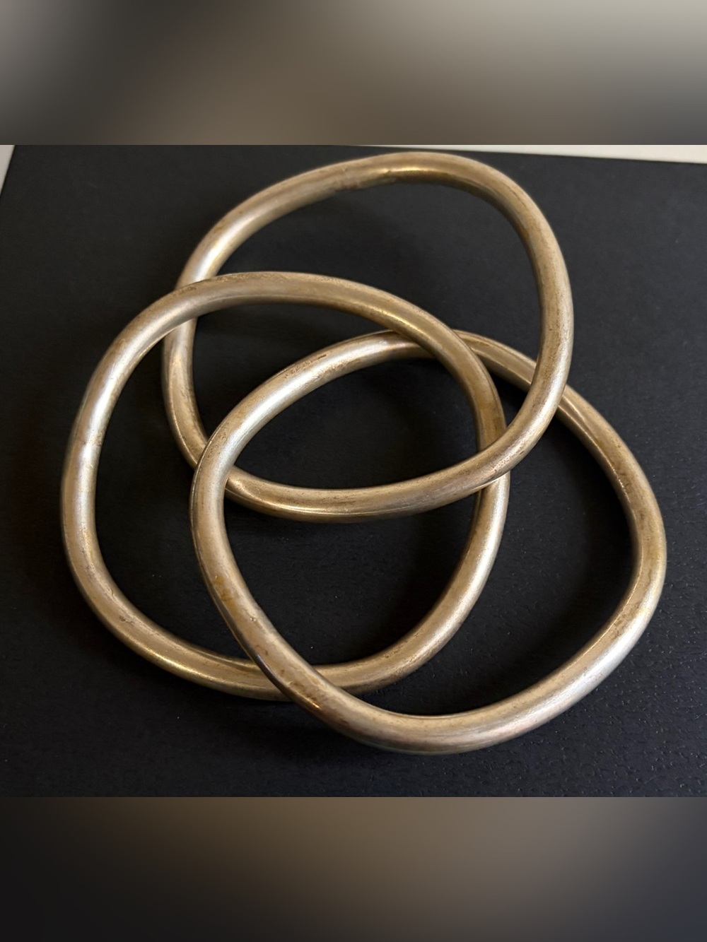 Vintage Triple Interlocking Bangle Bracelet - Brushed silver Tone